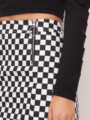 Women's Elegant Mid Waist Above Knee O-Ring Zipper Plaid Mini Skirt